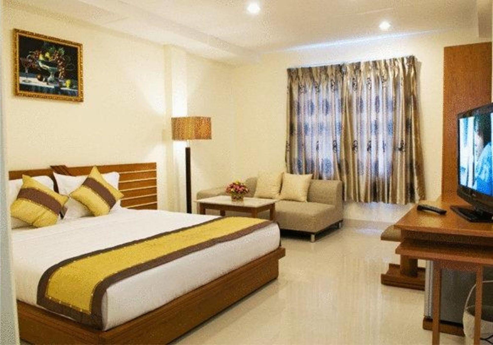 Ruby Saigon Hotel&suite Ben Thanh Khách sạn TP. Hồ Chí Minh